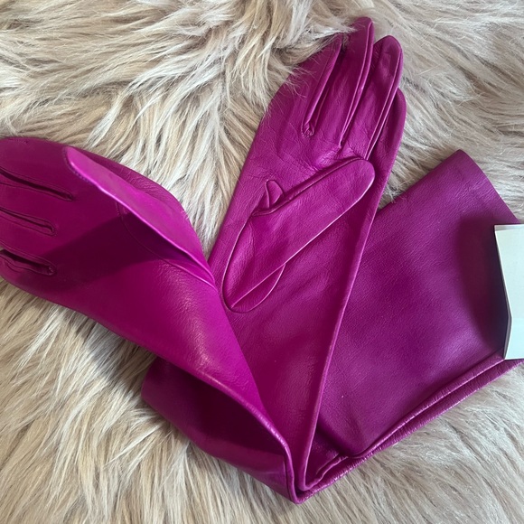 Fuchsia long leather gloves. - Picture 4 of 5